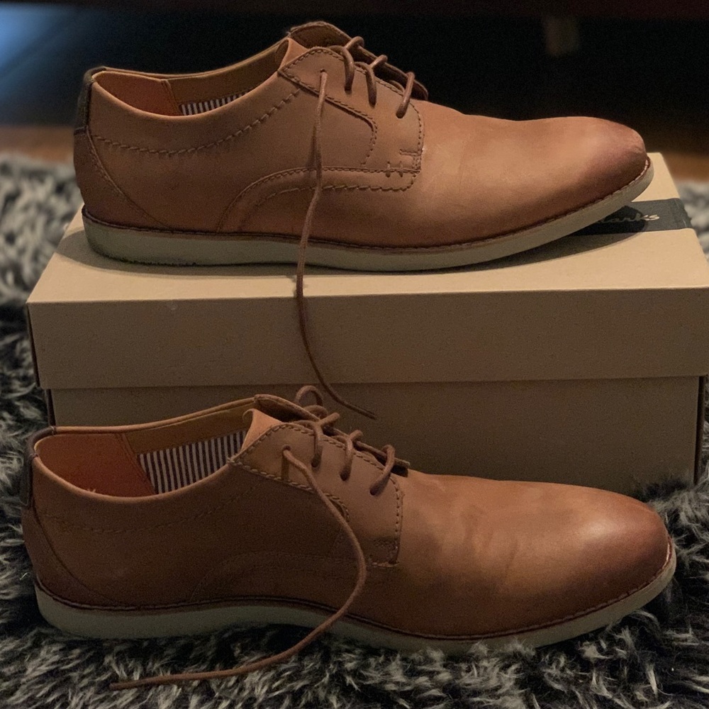 Clarks - Tan Dress Shoes - Size 11